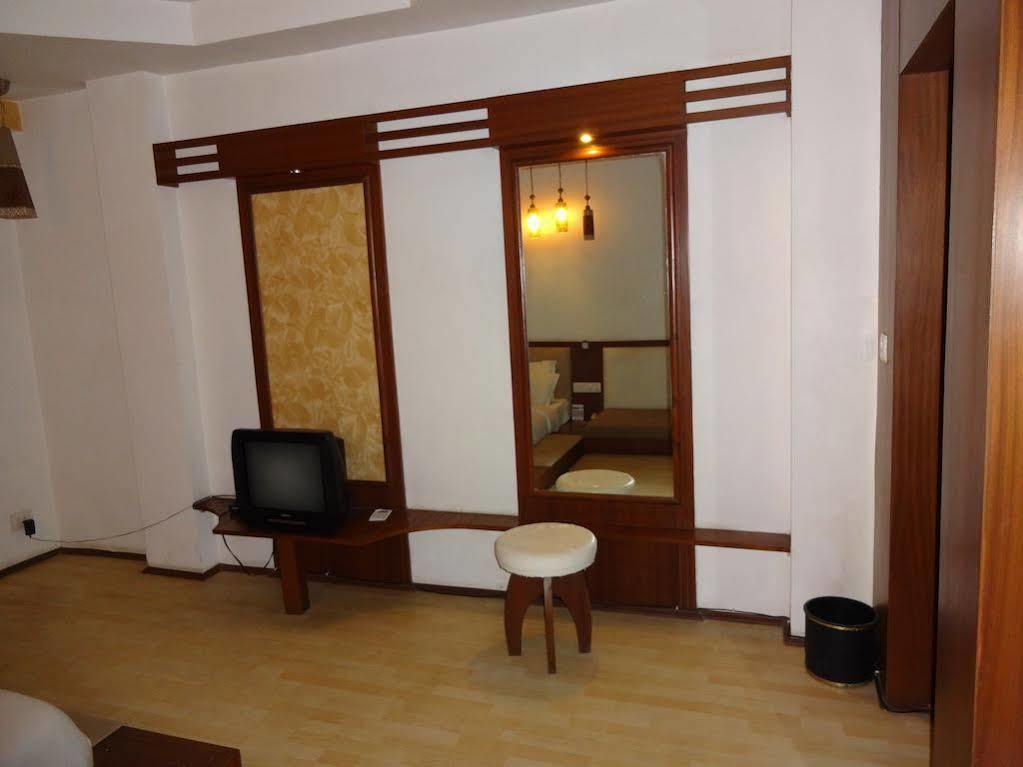 Fabhotel Prestige Princess Jabalpur Exterior photo